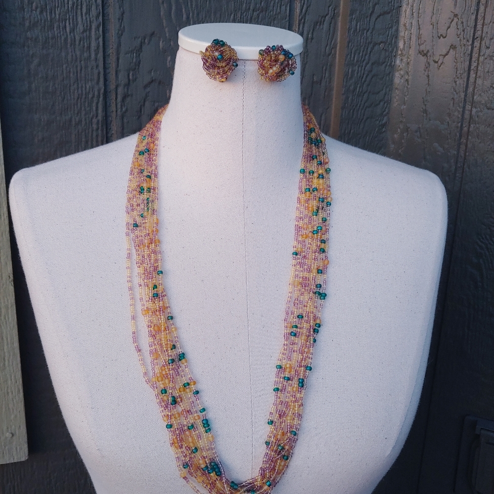 Vintage seed beads necklace and earrings set!